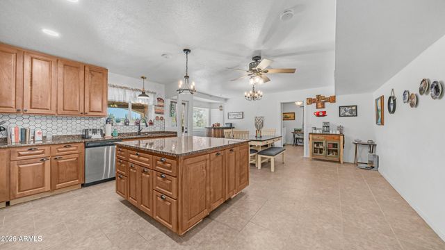 95 S VAL VISTA Road, Apache Junction, AZ 85119