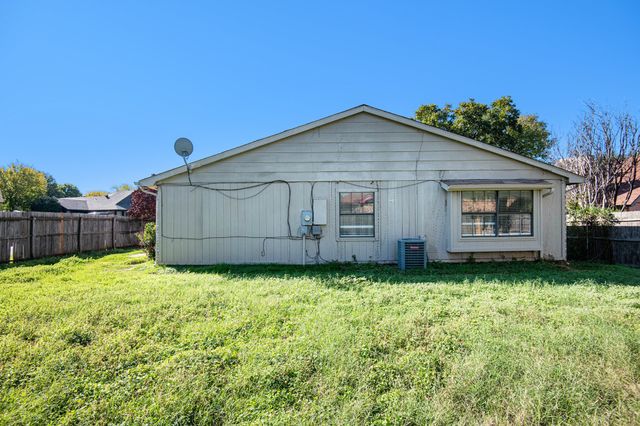 6600 Brookhaven Court, Fort Worth, TX 76133
