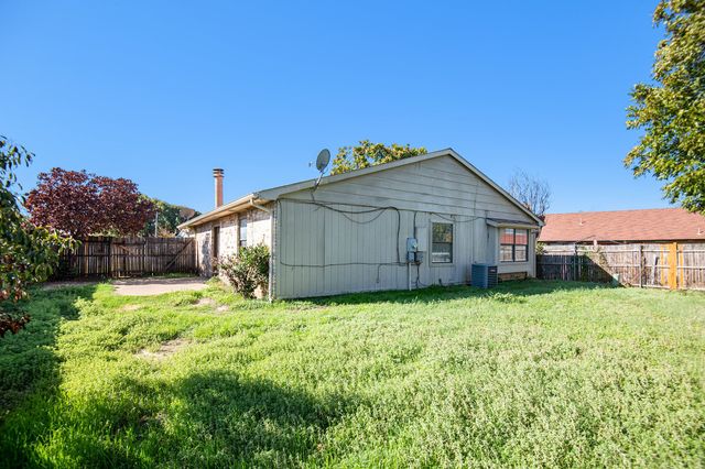 6600 Brookhaven Court, Fort Worth, TX 76133