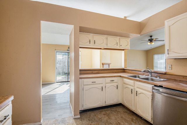 6600 Brookhaven Court, Fort Worth, TX 76133
