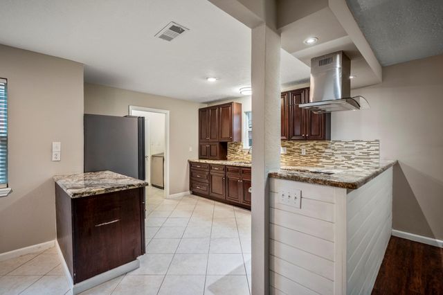 11610 One Token Drive, Houston, TX 77065