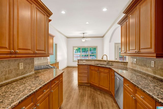 8514 REDWOOD LANE, Helena, AL 35022