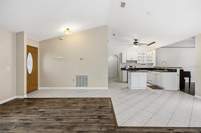 610 N SUMMIT AVENUE, Lake Helen, FL 32744