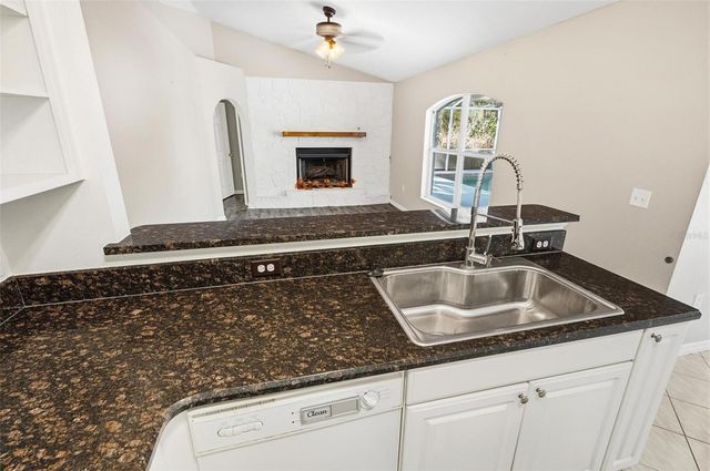 610 N SUMMIT AVENUE, Lake Helen, FL 32744