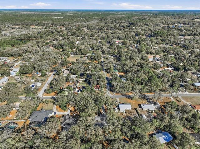 610 N SUMMIT AVENUE, Lake Helen, FL 32744