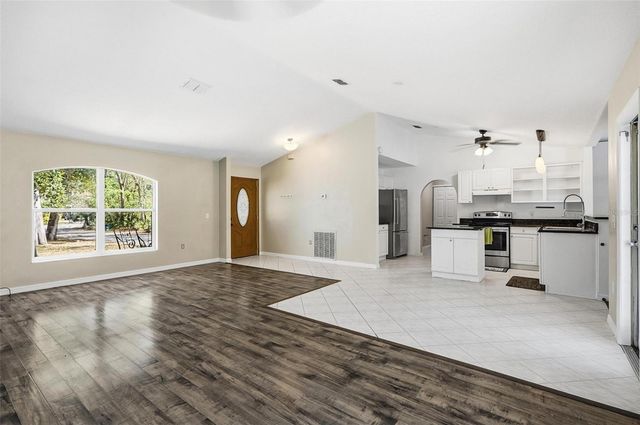 610 N SUMMIT AVENUE, Lake Helen, FL 32744