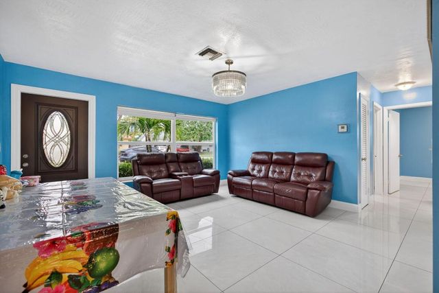 304 Kennedy Street, Jupiter, FL 33458