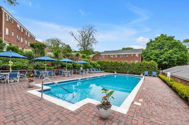 441 W Main Street 3B, Huntington, NY 11743