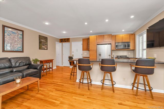 441 W Main Street 3B, Huntington, NY 11743