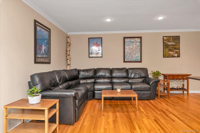 441 W Main Street 3B, Huntington, NY 11743