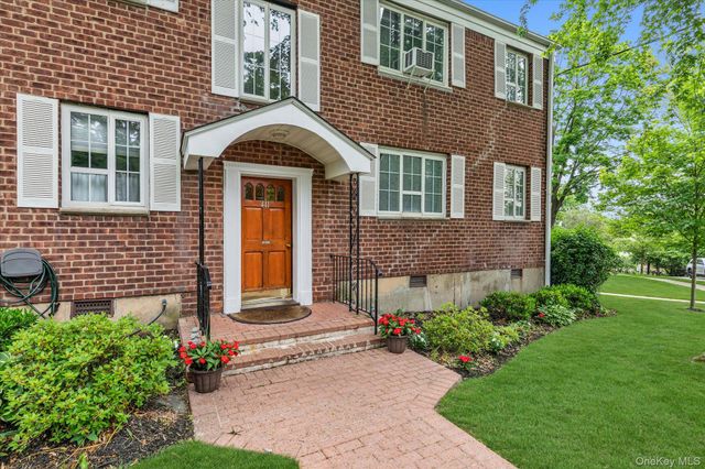 441 W Main Street 3B, Huntington, NY 11743