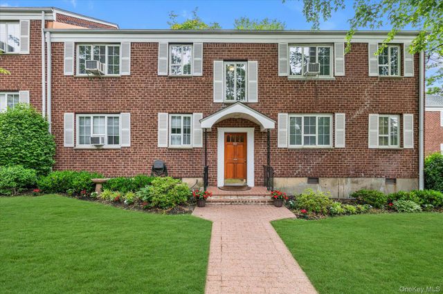 441 W Main Street 3B, Huntington, NY 11743