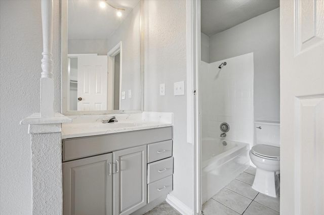 6161 Reims Road 704, Houston, TX 77036