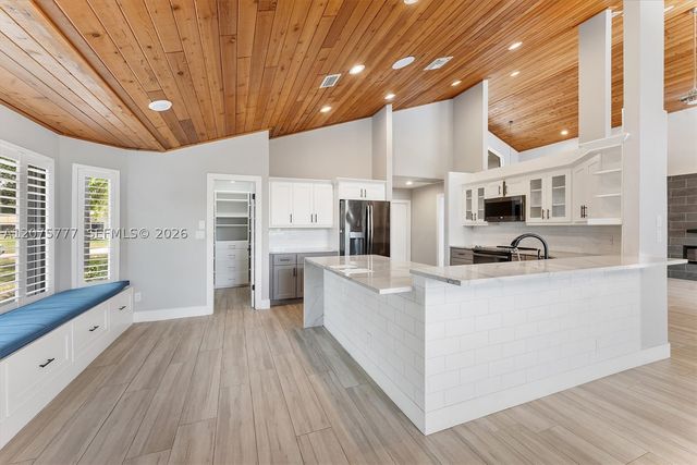 3301 NW 112th Ave, Coral Springs, FL 33065