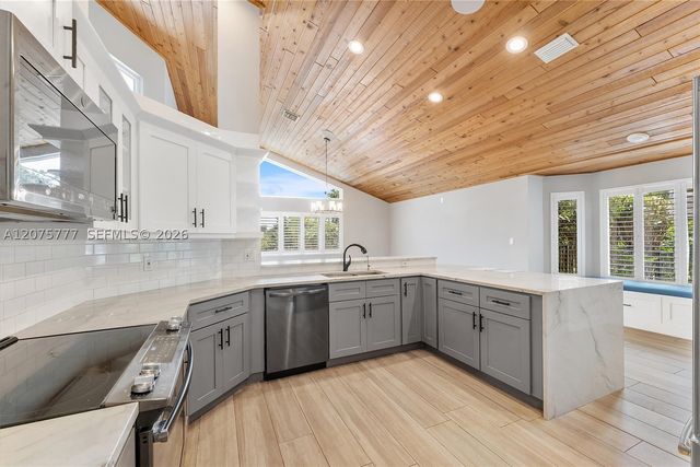 3301 NW 112th Ave, Coral Springs, FL 33065