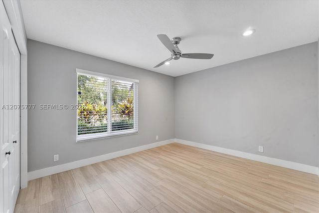 3301 NW 112th Ave, Coral Springs, FL 33065