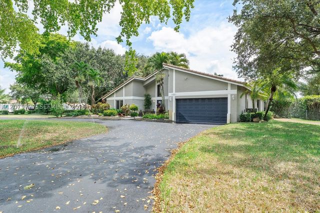 3301 NW 112th Ave, Coral Springs, FL 33065