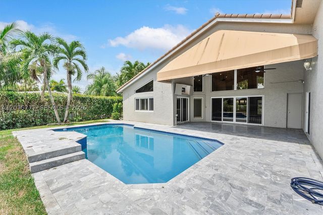3301 NW 112th Ave, Coral Springs, FL 33065