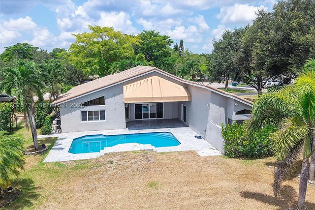 3301 NW 112th Ave, Coral Springs, FL 33065