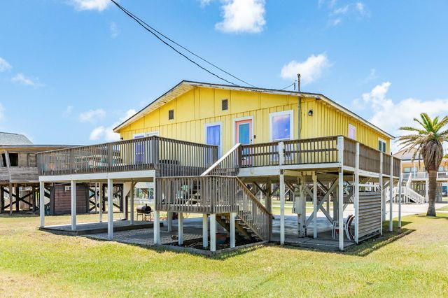 315 Seashell Drive, Surfside Beach, TX 77541