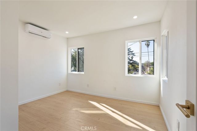 4868 La Roda, Los Angeles, CA 90041