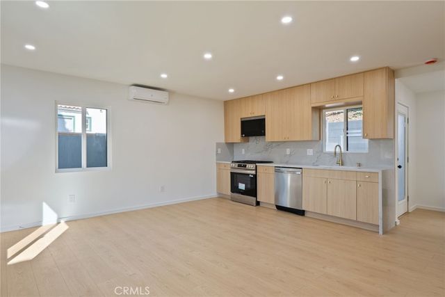 4868 La Roda, Los Angeles, CA 90041