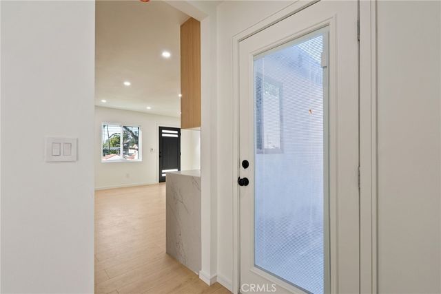 4868 La Roda, Los Angeles, CA 90041