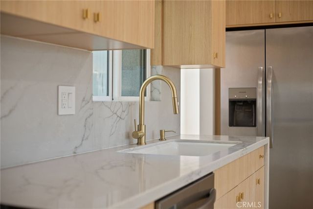 4868 La Roda, Los Angeles, CA 90041