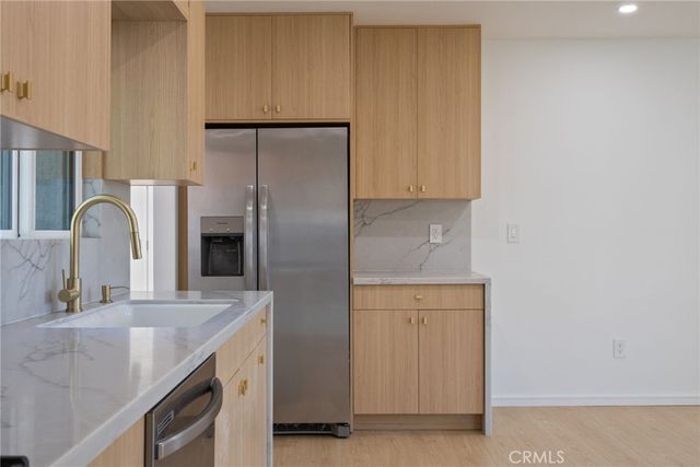 4868 La Roda, Los Angeles, CA 90041