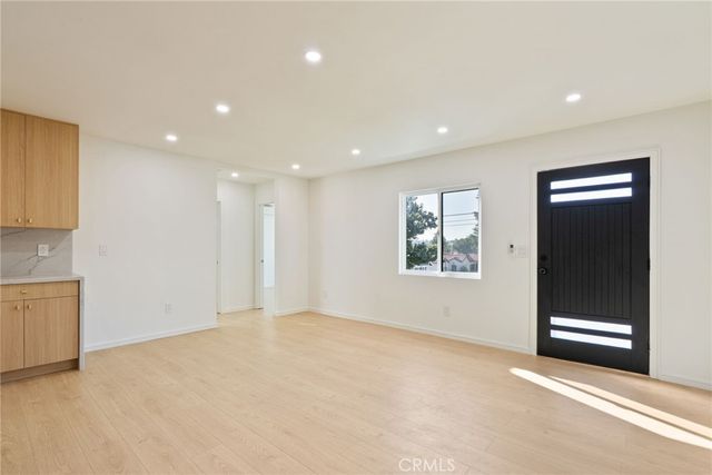4868 La Roda, Los Angeles, CA 90041