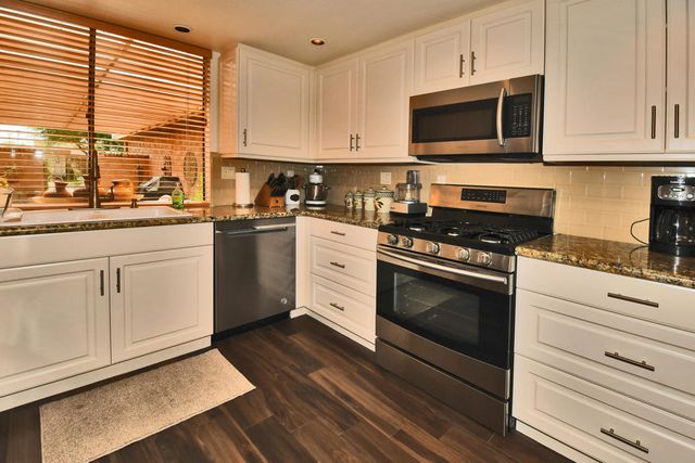 2 Granada Drive, Rancho Mirage, CA 92270