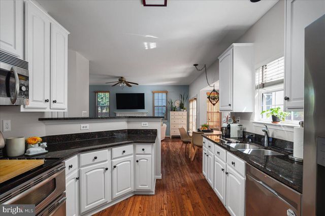 20680 LONGBANK CT, Sterling, VA 20165