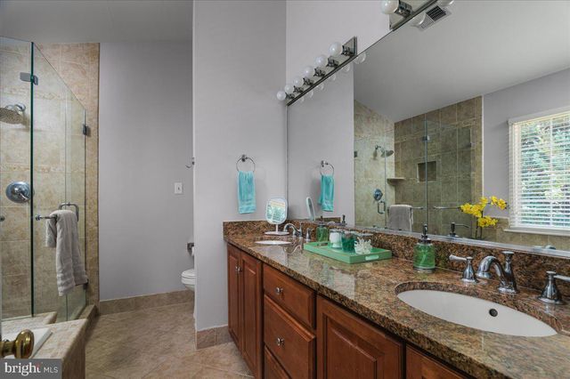 20680 LONGBANK CT, Sterling, VA 20165