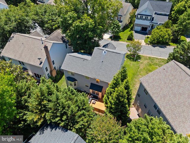 20680 LONGBANK CT, Sterling, VA 20165