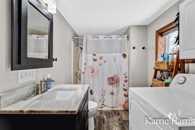 911 E Pearl Street, Greenville, MI 48838