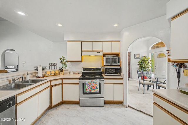 920 W Mariposa Hills Drive, Nogales, AZ 85621