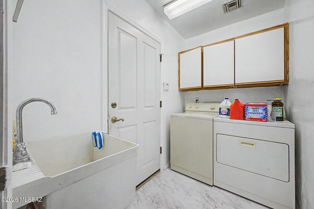 920 W Mariposa Hills Drive, Nogales, AZ 85621