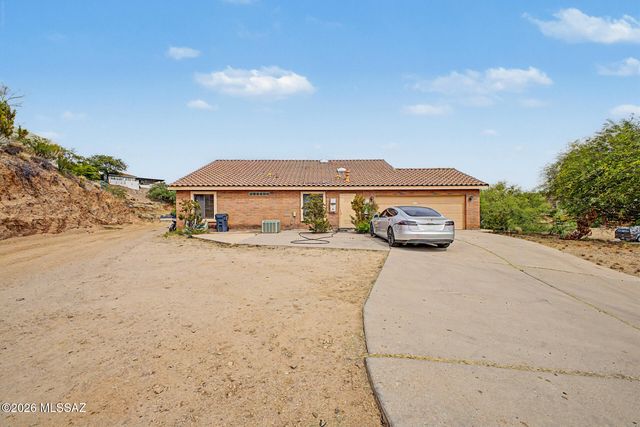 920 W Mariposa Hills Drive, Nogales, AZ 85621