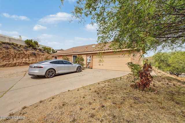 920 W Mariposa Hills Drive, Nogales, AZ 85621