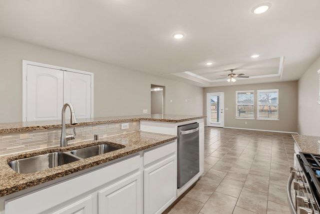 3242 Golden Eagle Way, Richmond, TX 77469