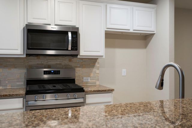 3242 Golden Eagle Way, Richmond, TX 77469