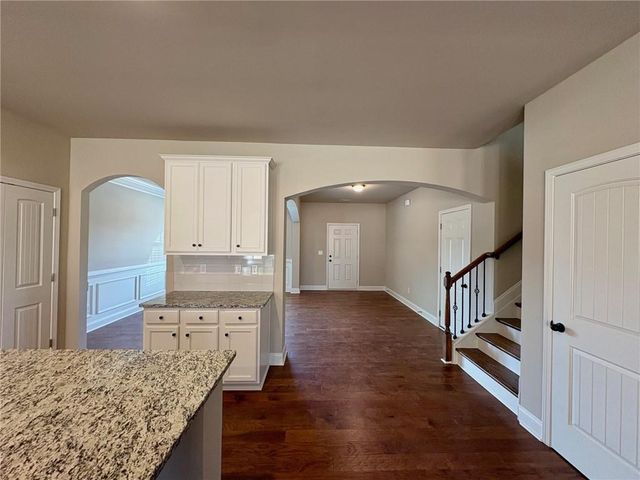 1046 Lakeview Oaks Court, Grayson, GA 30017