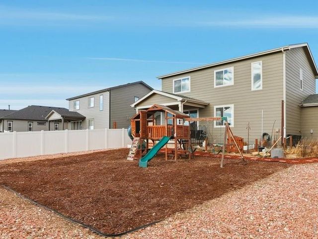 1617 Northcroft Dr, Windsor, CO 80550