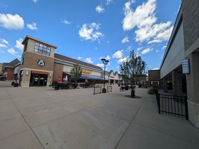 2300 W Higgins Road, Hoffman Estates, IL 60169