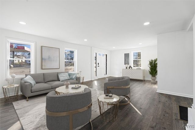 53 Owasco Street, Auburn, NY 13021