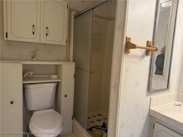 27 Venetian Parkway, Lake Placid, FL 33852