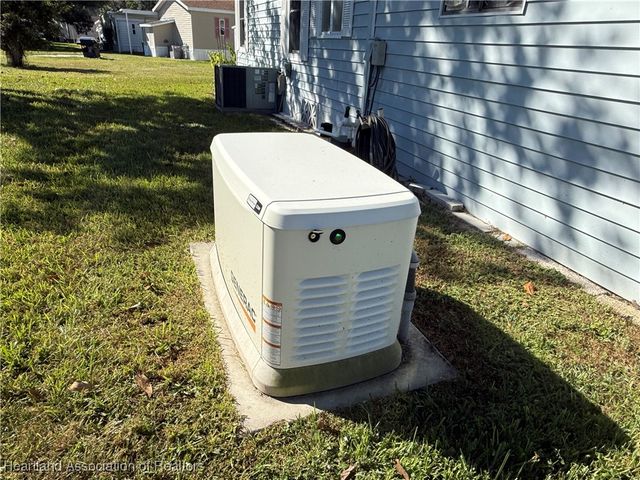 27 Venetian Parkway, Lake Placid, FL 33852