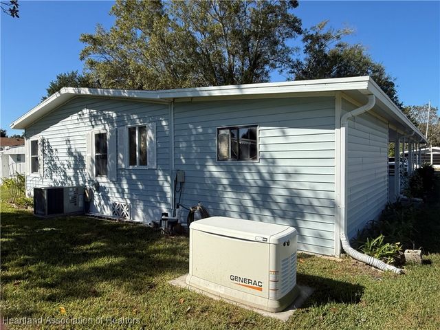 27 Venetian Parkway, Lake Placid, FL 33852