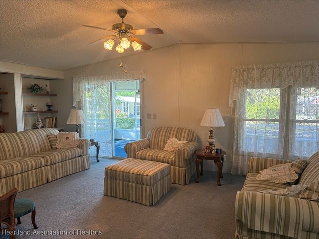 27 Venetian Parkway, Lake Placid, FL 33852