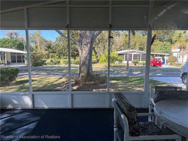 27 Venetian Parkway, Lake Placid, FL 33852